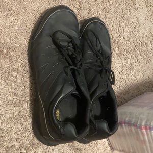 Men’s work shoes